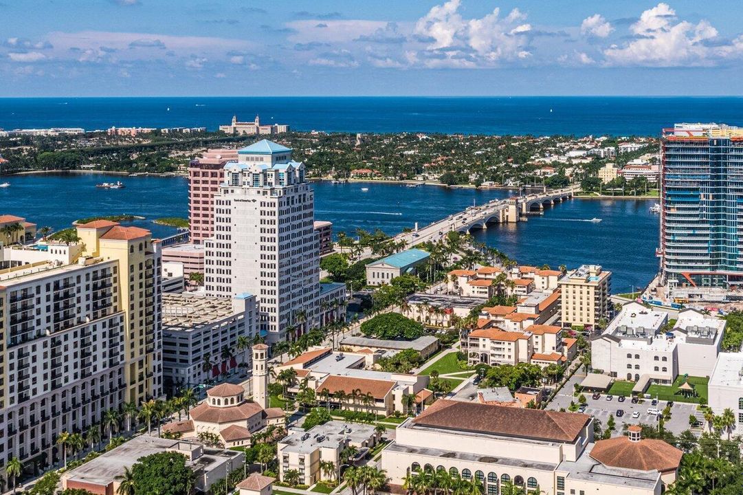 Nearby Royal Park Bridge to Palm Beach