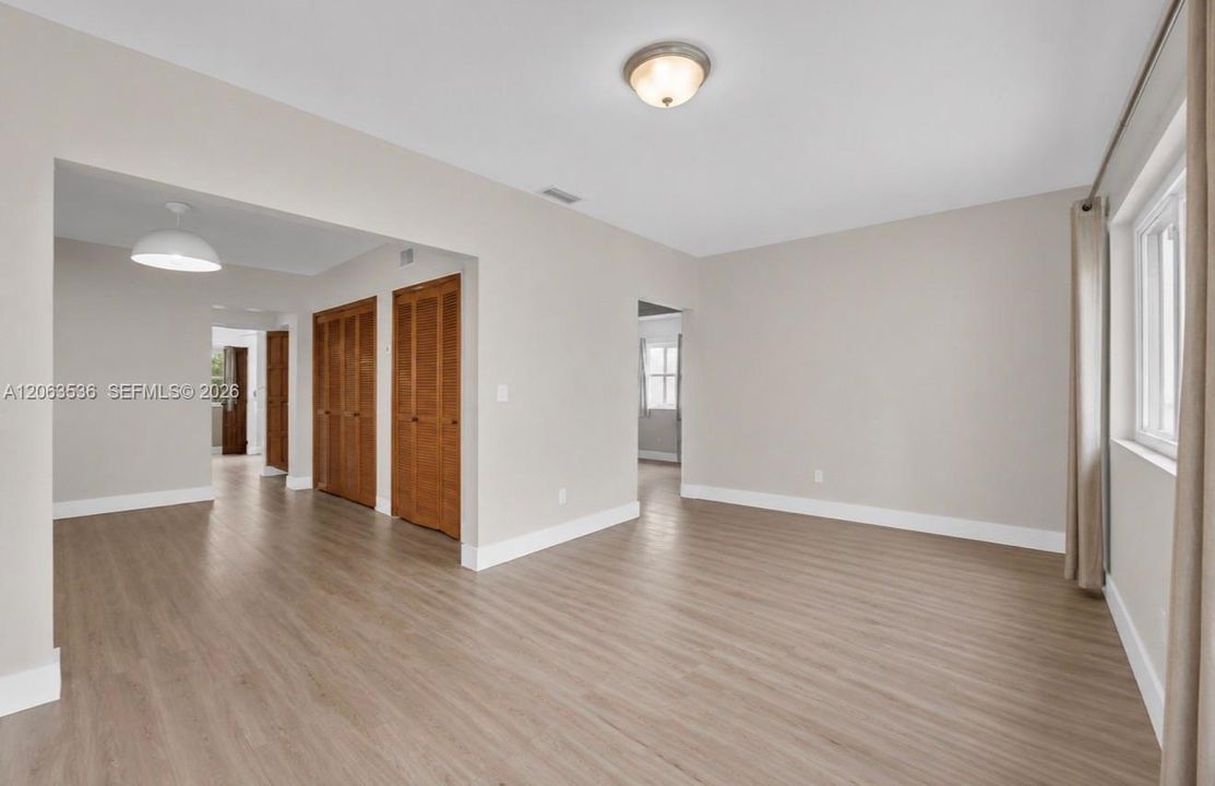 For Rent: $2,500 (2 beds, 2 baths, 1200 Square Feet)