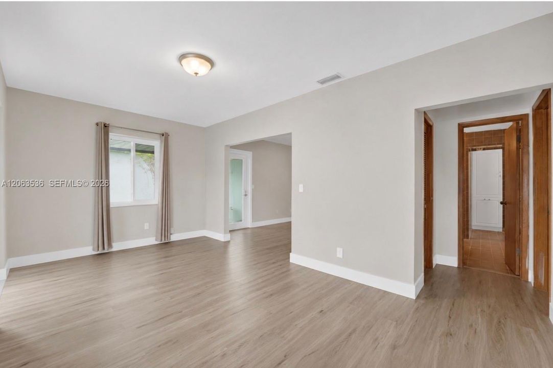 For Rent: $2,500 (2 beds, 2 baths, 1200 Square Feet)