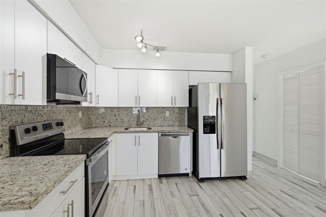 В аренду: $2,450 (1 спален, 1 ванн, 1344 Квадратных фут)