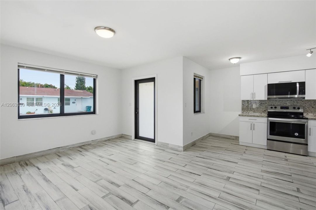 В аренду: $2,450 (1 спален, 1 ванн, 1344 Квадратных фут)