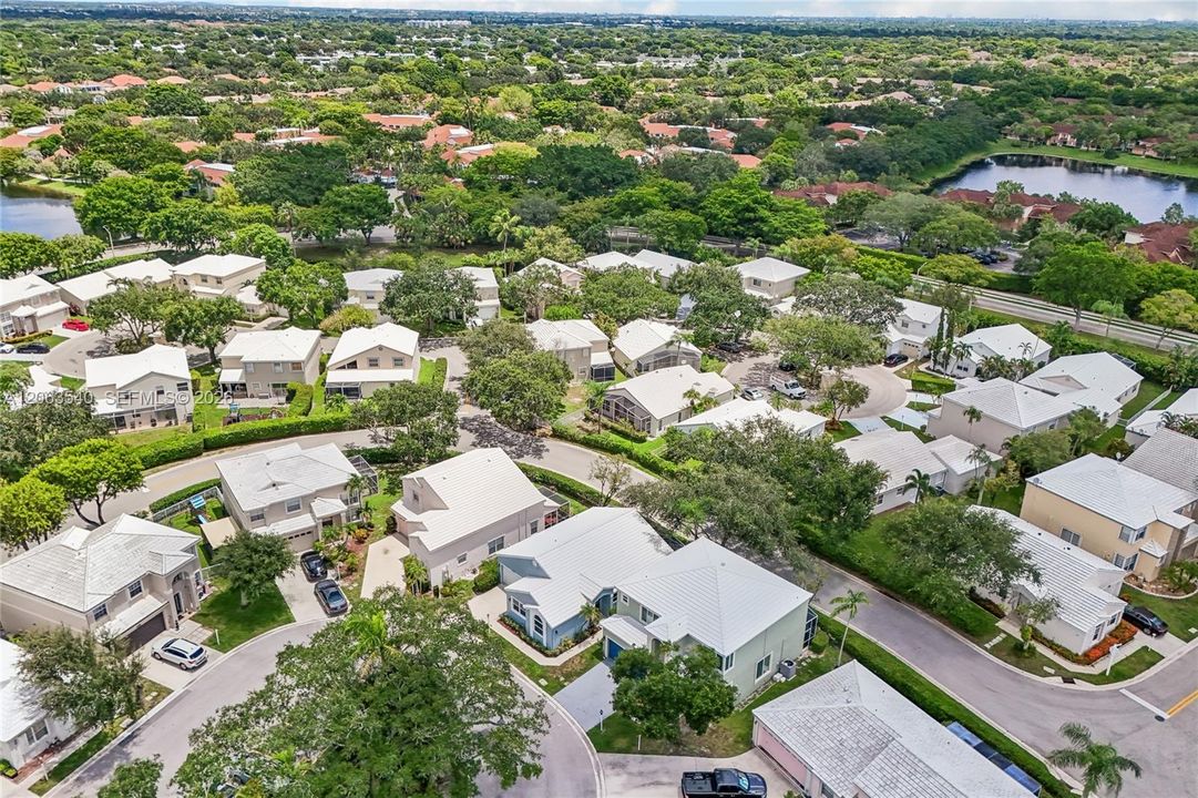 For Sale: $600,000 (3 beds, 2 baths, 1398 Square Feet)