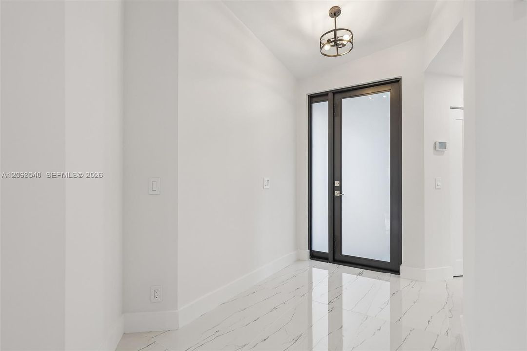 For Sale: $600,000 (3 beds, 2 baths, 1398 Square Feet)
