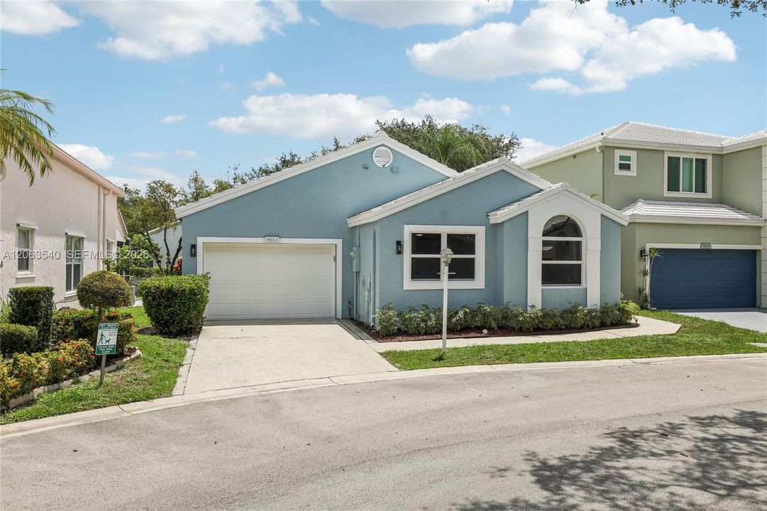 For Sale: $600,000 (3 beds, 2 baths, 1398 Square Feet)