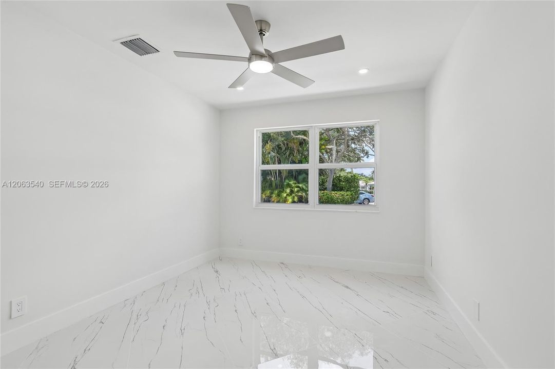 For Sale: $600,000 (3 beds, 2 baths, 1398 Square Feet)