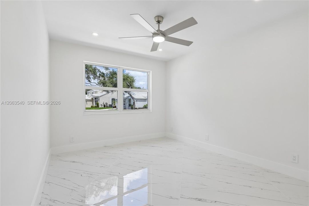 For Sale: $600,000 (3 beds, 2 baths, 1398 Square Feet)