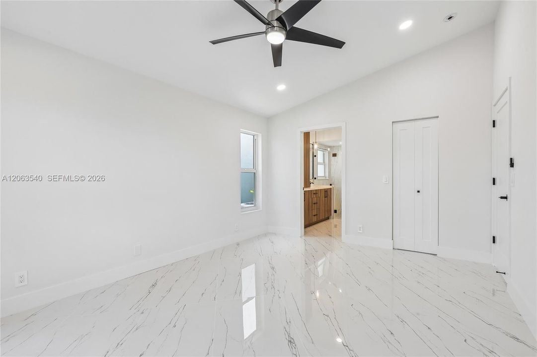 For Sale: $600,000 (3 beds, 2 baths, 1398 Square Feet)
