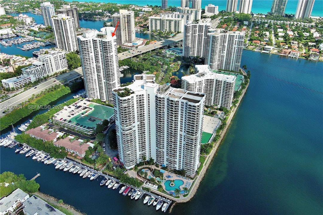 На продажу: $479,000 (2 спален, 2 ванн, 1380 Квадратных фут)