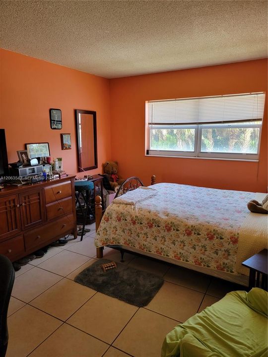 На продажу: $185,000 (2 спален, 2 ванн, 829 Квадратных фут)