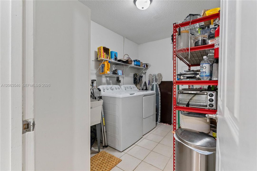 En Venta: $339,000 (2 camas, 1 baños, 1082 Pies cuadrados)