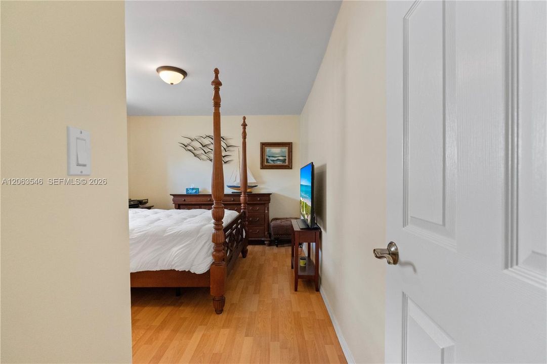 En Venta: $339,000 (2 camas, 1 baños, 1082 Pies cuadrados)