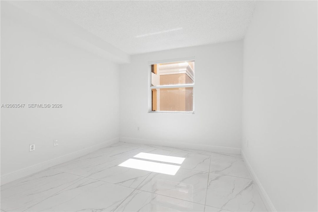 На продажу: $590,000 (2 спален, 2 ванн, 1024 Квадратных фут)