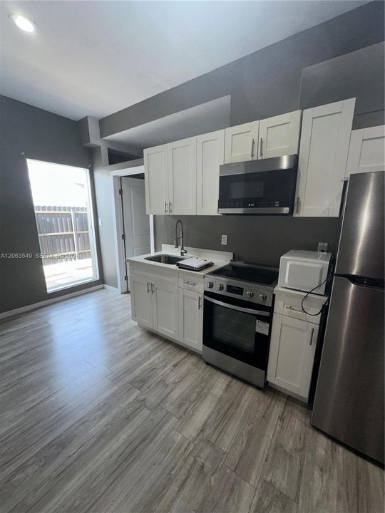 For Rent: $1,500 (1 beds, 1 baths, 2377 Square Feet)