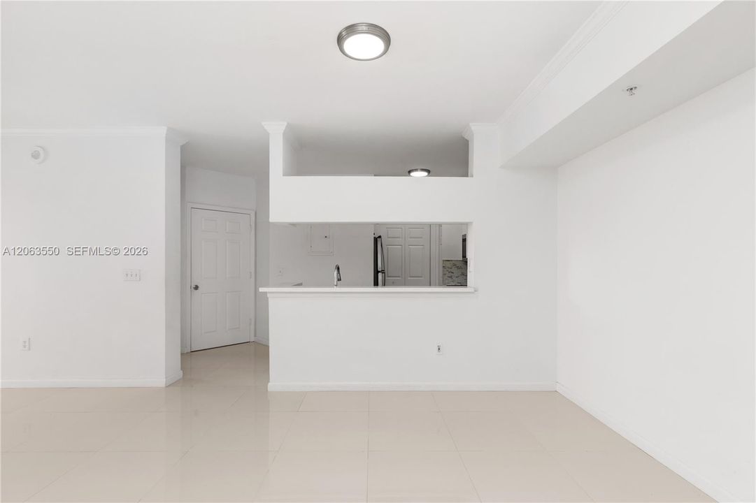 For Sale: $590,000 (2 beds, 2 baths, 1024 Square Feet)