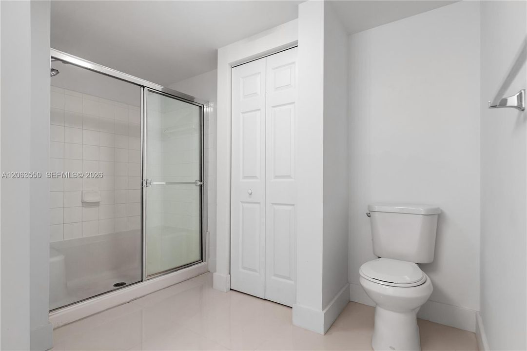 For Sale: $590,000 (2 beds, 2 baths, 1024 Square Feet)