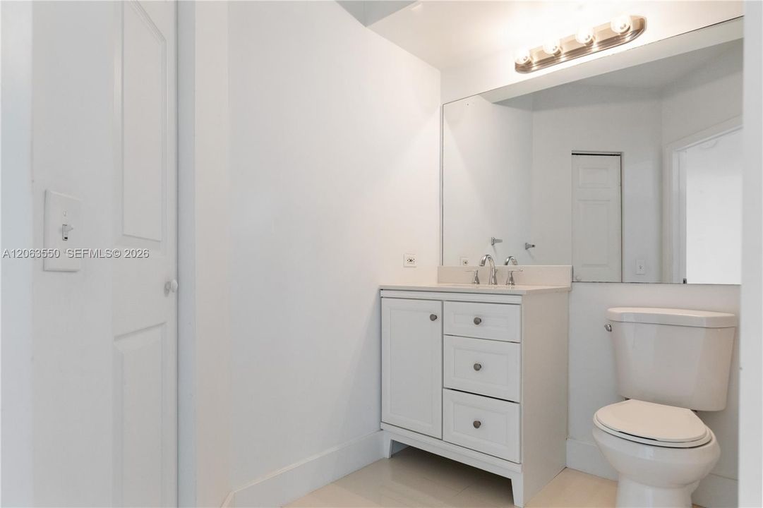 For Sale: $590,000 (2 beds, 2 baths, 1024 Square Feet)