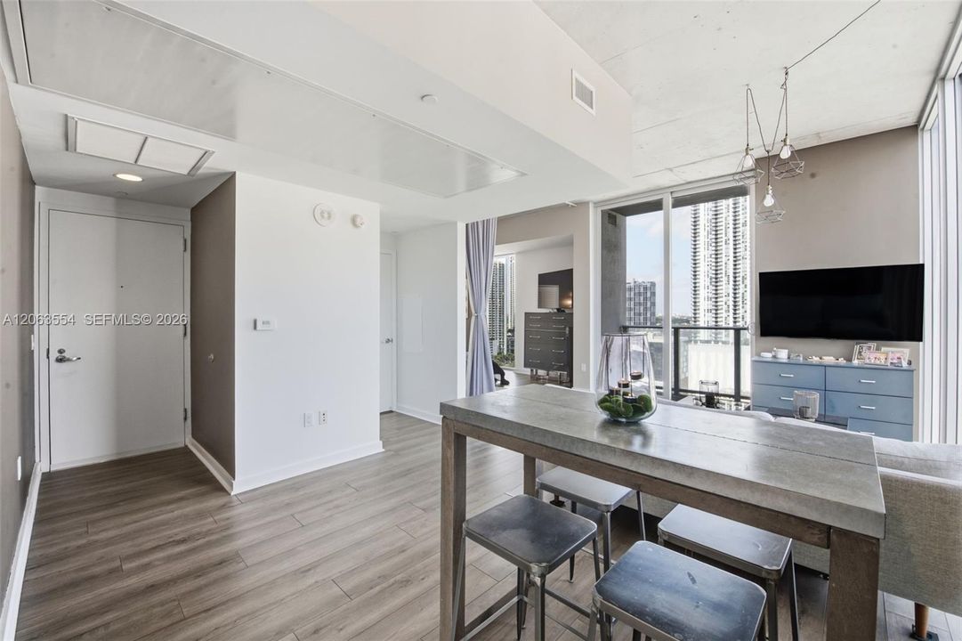 En Venta: $400,000 (1 camas, 1 baños, 607 Pies cuadrados)