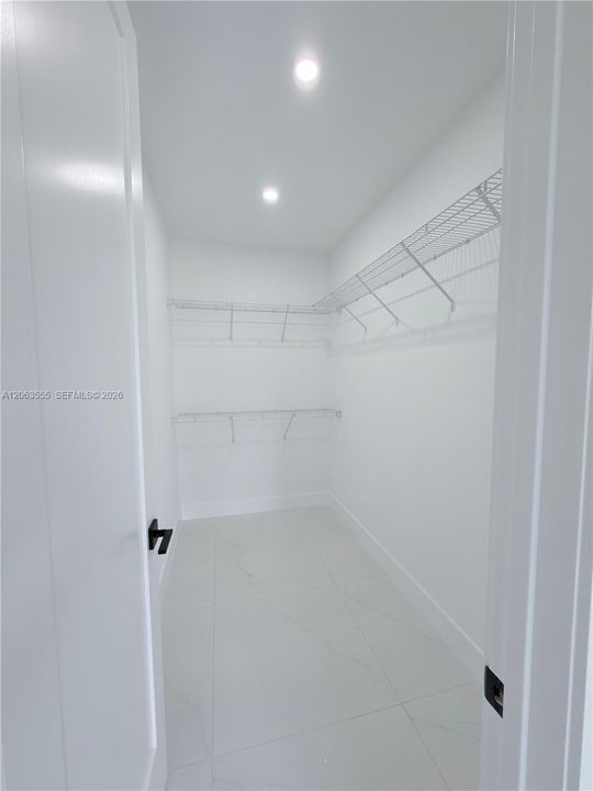 В аренду: $3,300 (3 спален, 2 ванн, 1350 Квадратных фут)