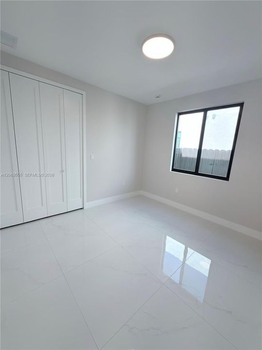 В аренду: $3,300 (3 спален, 2 ванн, 1350 Квадратных фут)