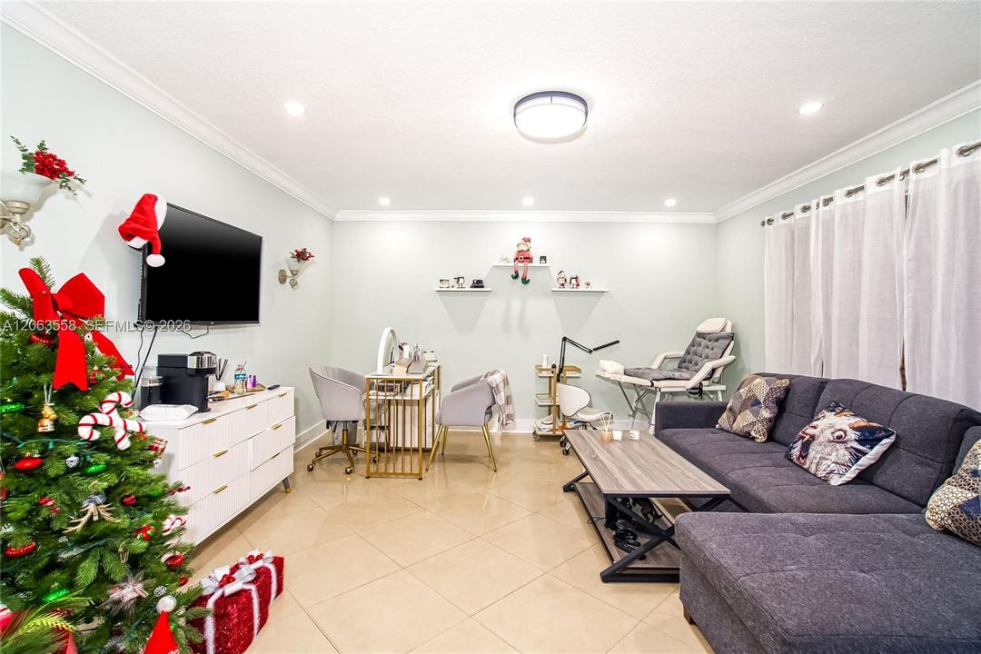 В аренду: $2,500 (1 спален, 1 ванн, 0 Квадратных фут)