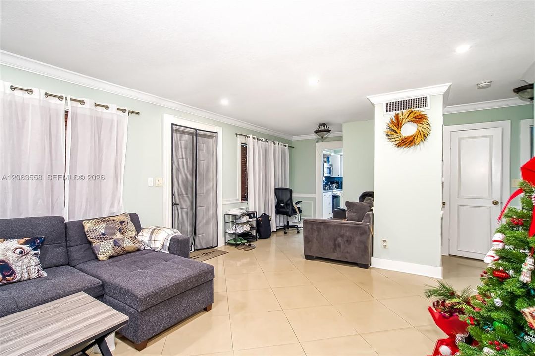 В аренду: $2,500 (1 спален, 1 ванн, 0 Квадратных фут)