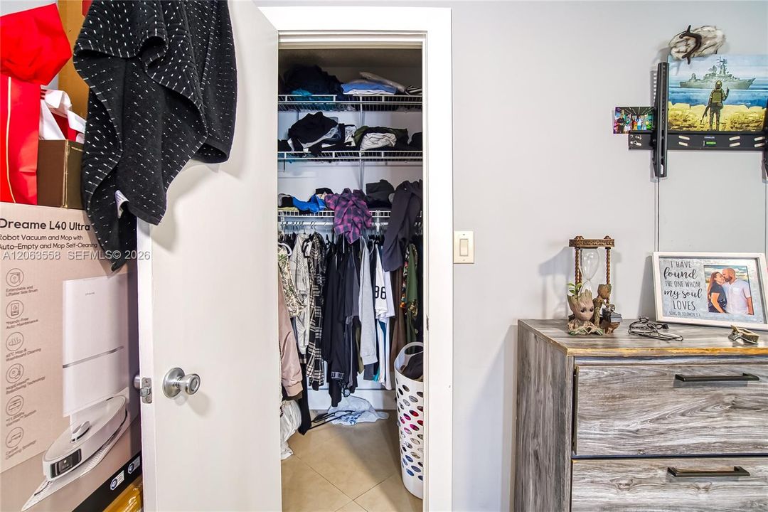 В аренду: $2,500 (1 спален, 1 ванн, 0 Квадратных фут)