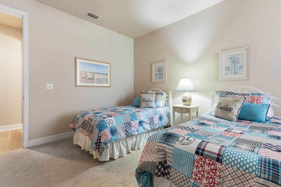 31-web-or-mls-10 River Park Dr N-31