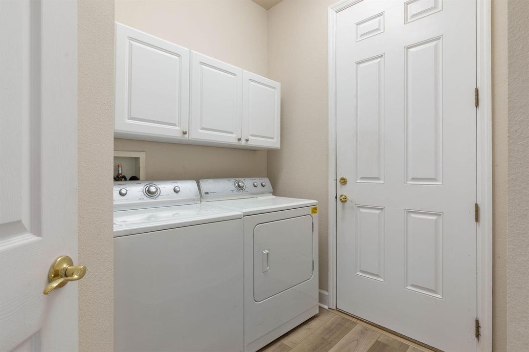 34-web-or-mls-10 River Park Dr N-34