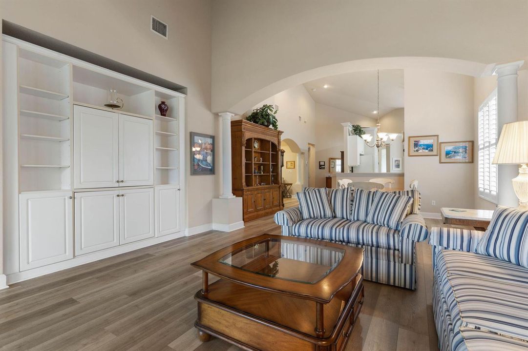 8-web-or-mls-10 River Park Dr N-8