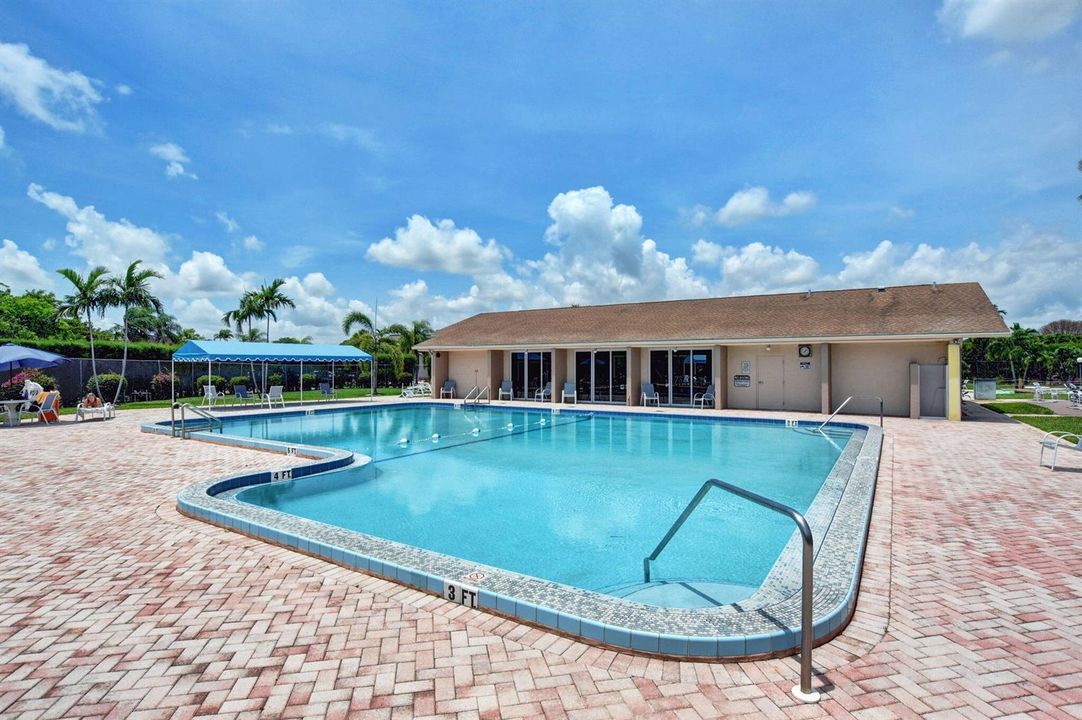 48-web-or-mls-Lakeside Village Palm Spri