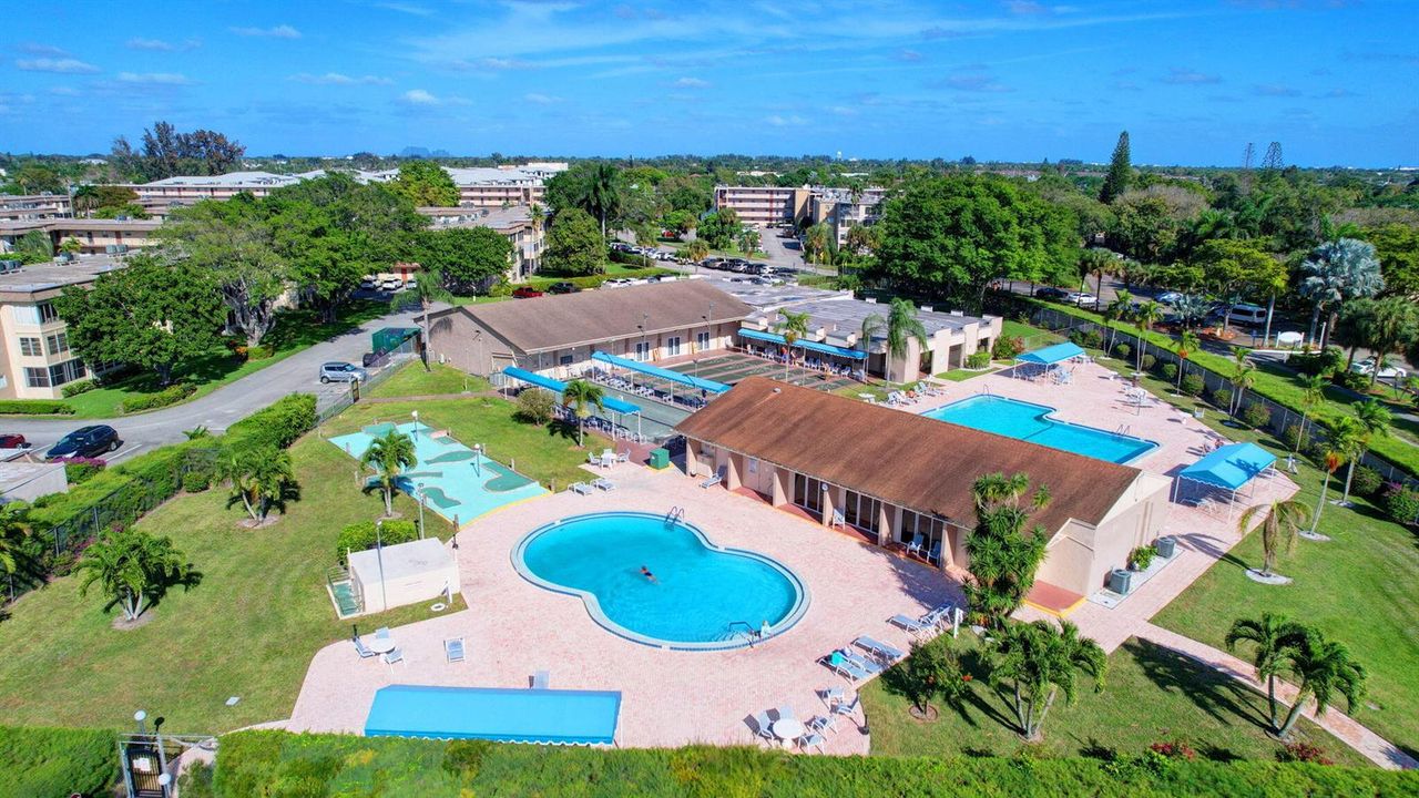 40-web-or-mls-Lakeside Village Palm Spri