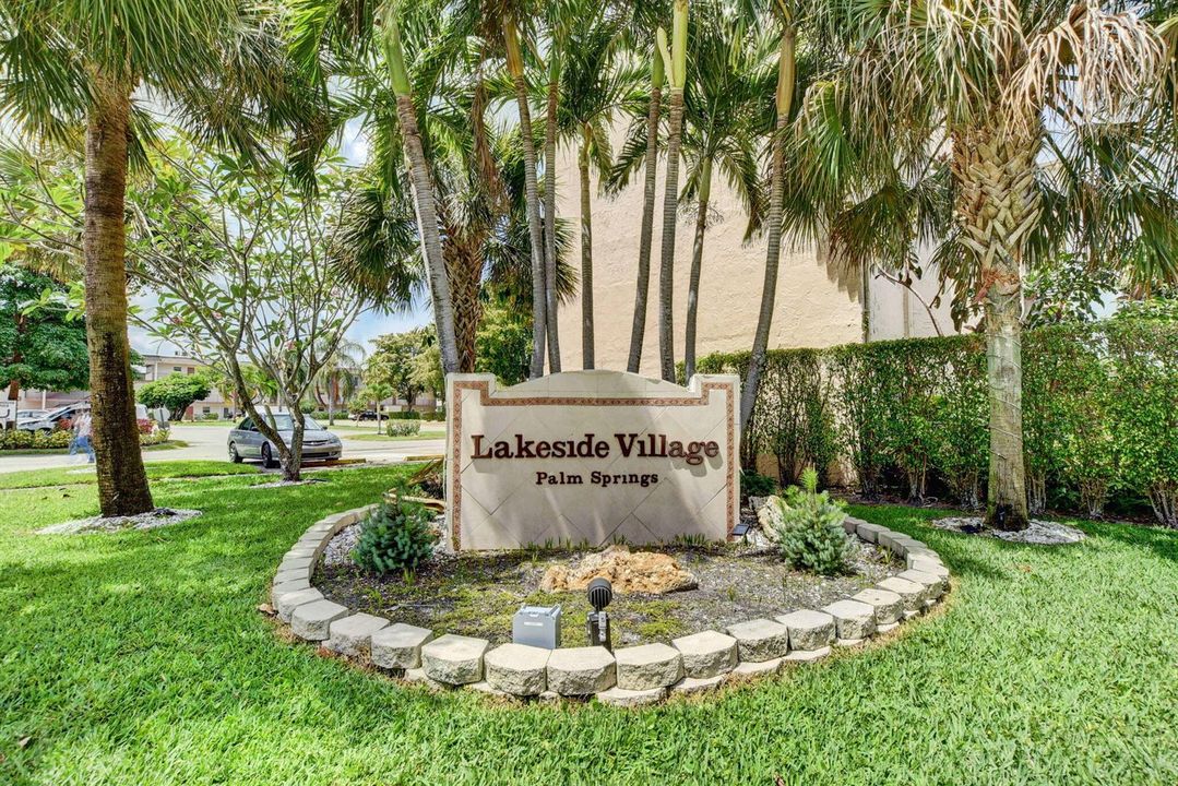 37-web-or-mls-Lakeside Village Palm Spri