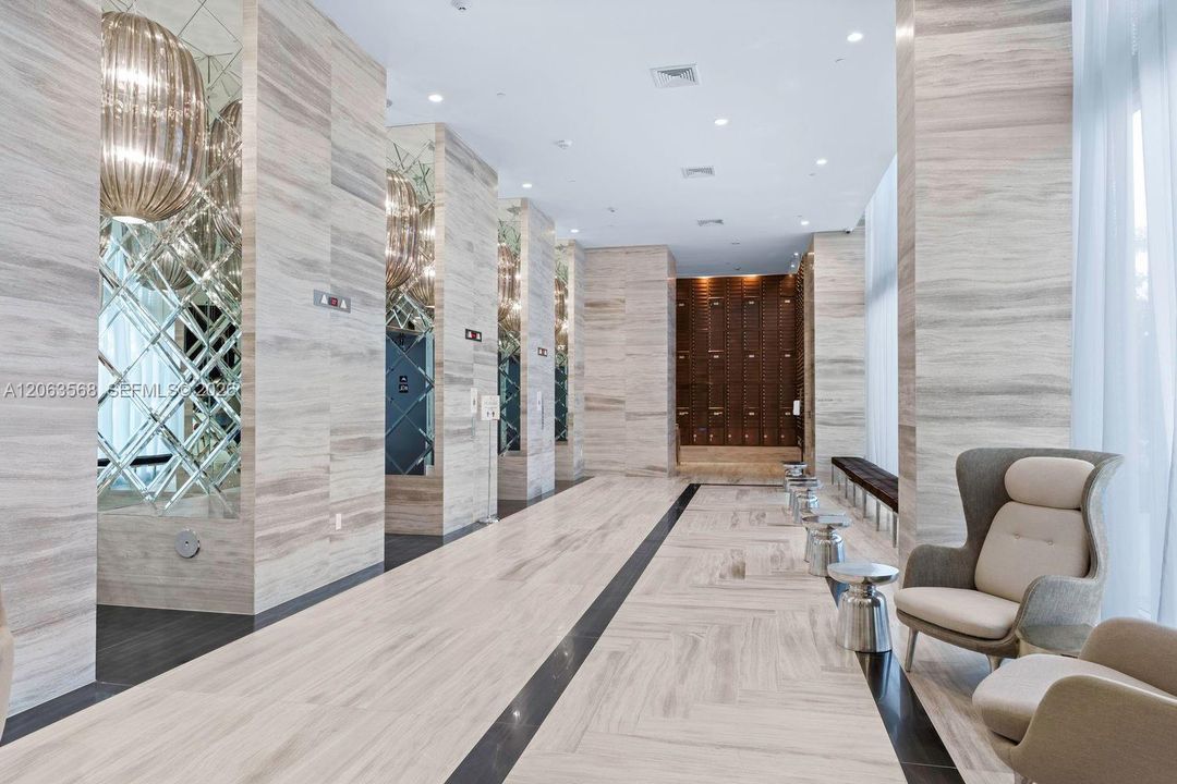 На продажу: $425,000 (2 спален, 2 ванн, 968 Квадратных фут)