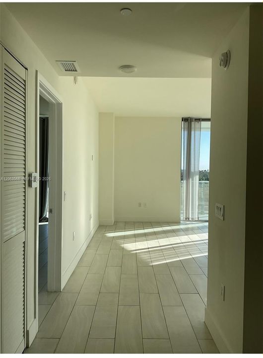 На продажу: $425,000 (2 спален, 2 ванн, 968 Квадратных фут)