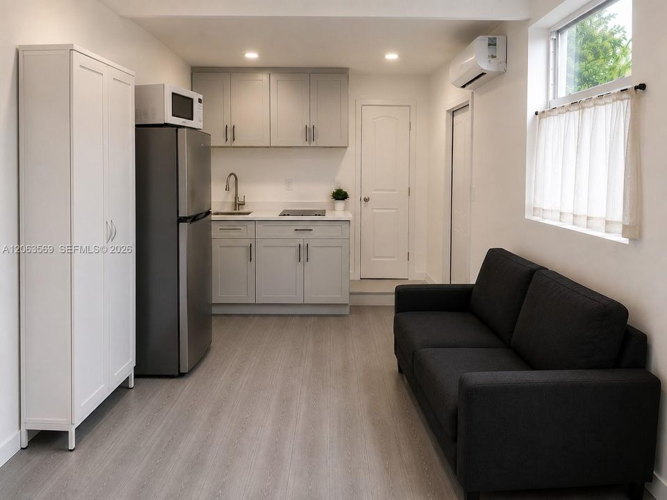 For Rent: $1,300 (0 beds, 1 baths, 1840 Square Feet)