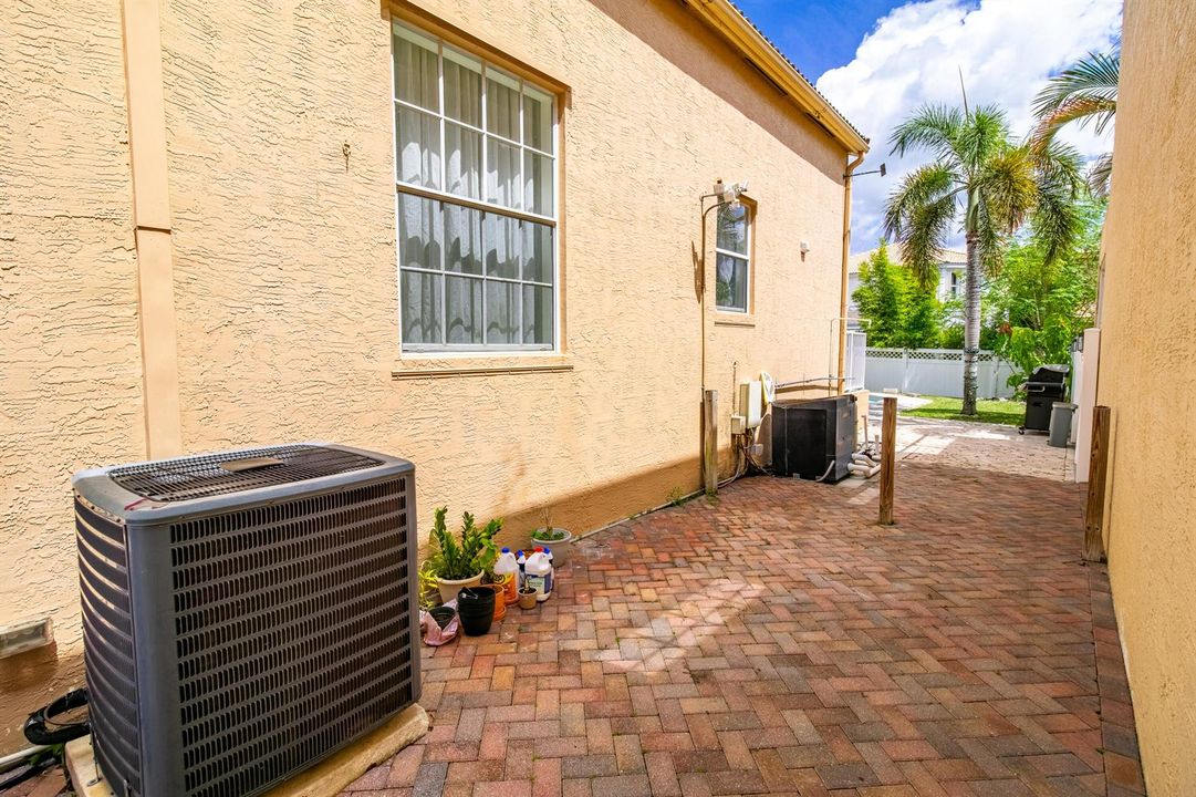 1534 Running Oak Ln-64
