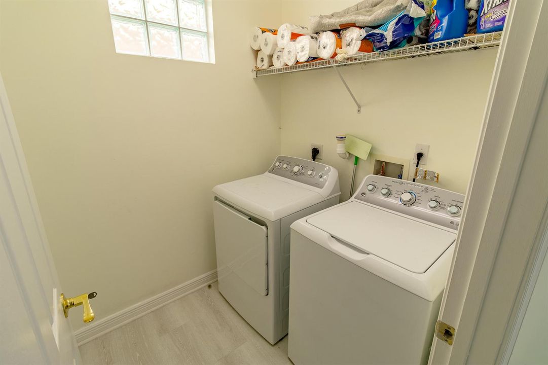 1534 Running Oak Ln-9