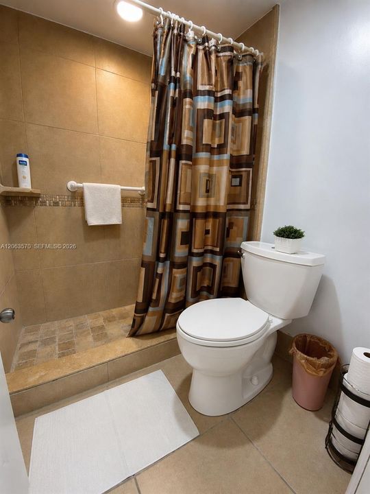 For Sale: $215,000 (2 beds, 2 baths, 1100 Square Feet)