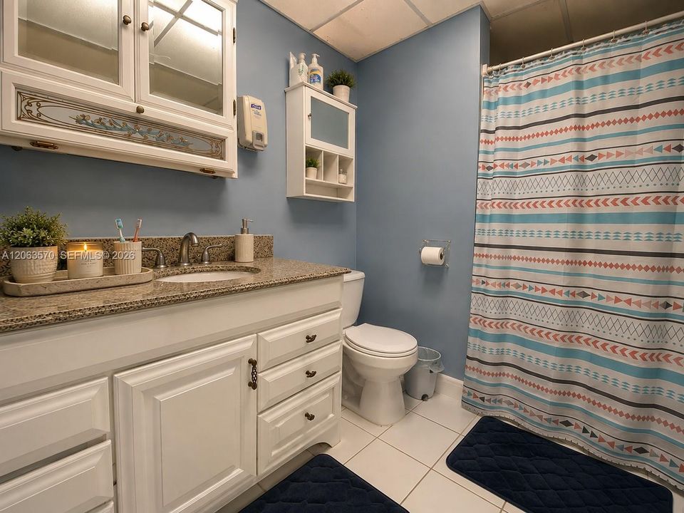 For Sale: $215,000 (2 beds, 2 baths, 1100 Square Feet)
