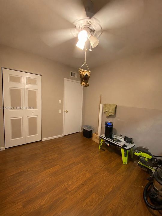 For Sale: $215,000 (2 beds, 2 baths, 1100 Square Feet)