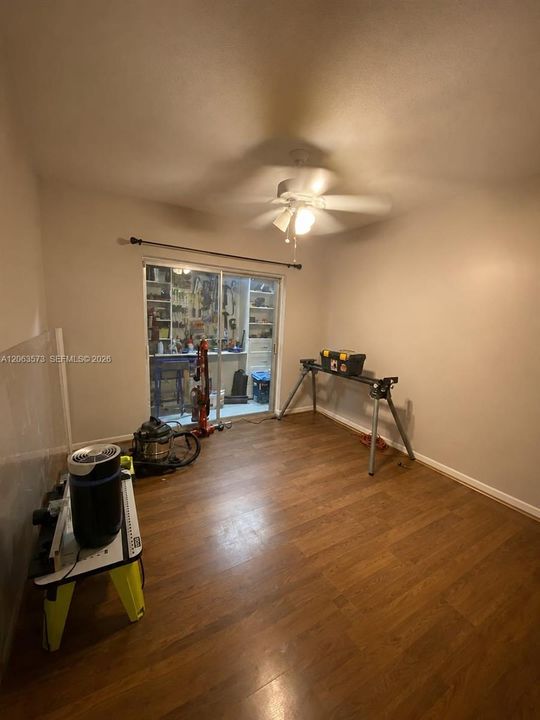 For Sale: $215,000 (2 beds, 2 baths, 1100 Square Feet)