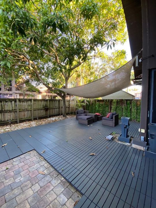 For Sale: $297,500 (2 beds, 2 baths, 1030 Square Feet)