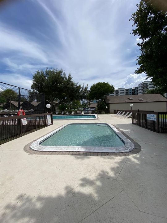 For Sale: $297,500 (2 beds, 2 baths, 1030 Square Feet)