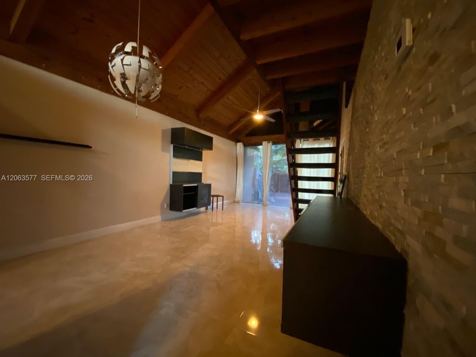 For Sale: $297,500 (2 beds, 2 baths, 1030 Square Feet)
