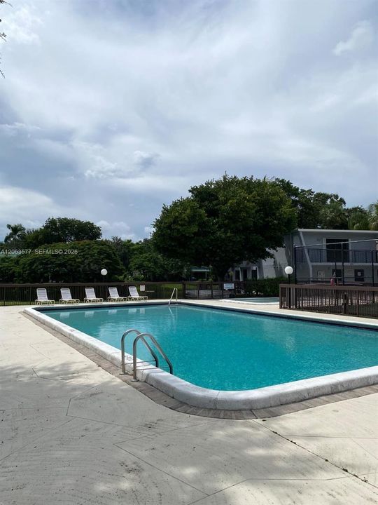 For Sale: $297,500 (2 beds, 2 baths, 1030 Square Feet)