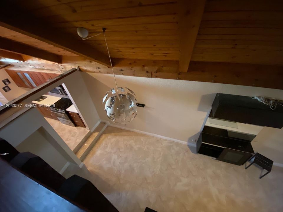 For Sale: $297,500 (2 beds, 2 baths, 1030 Square Feet)