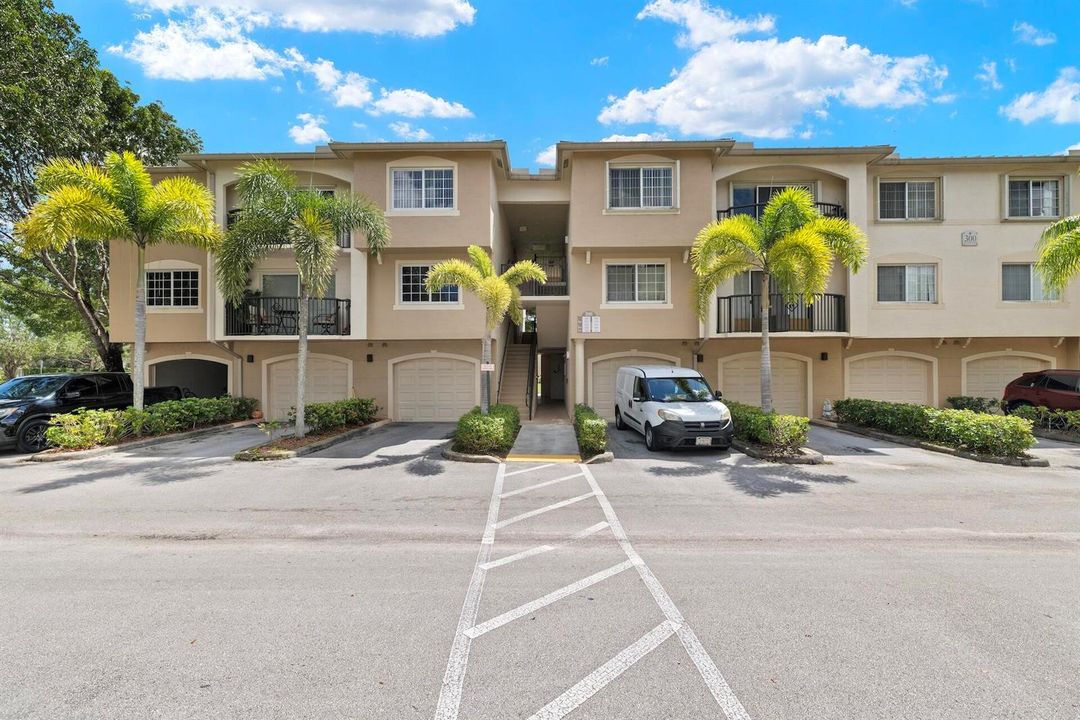 300 Crestwood Court