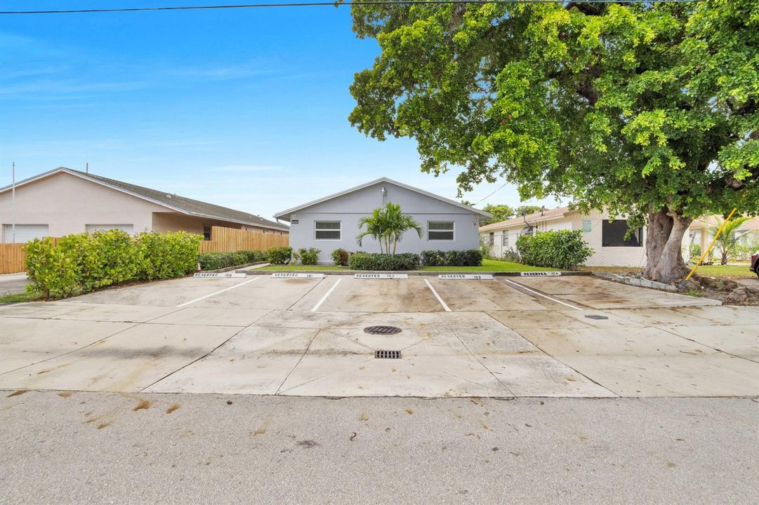 3421 NE 5th AVE-11