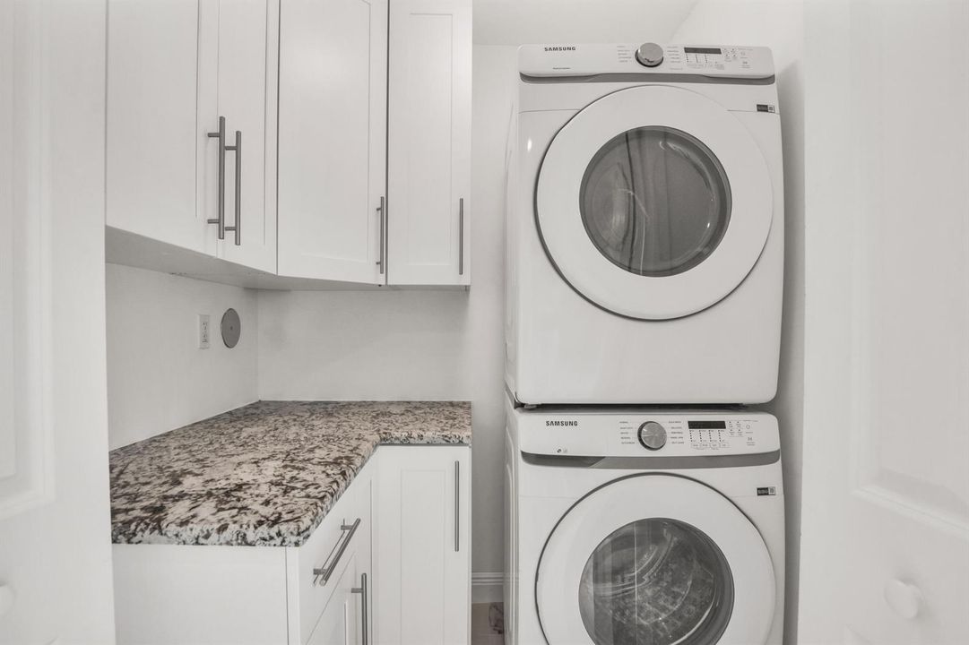 3421 NE 5th AVE-13