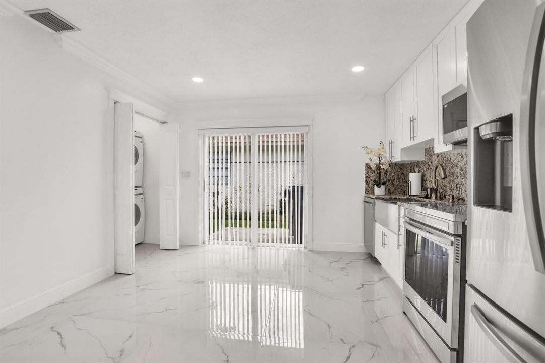 3421 NE 5th AVE-9